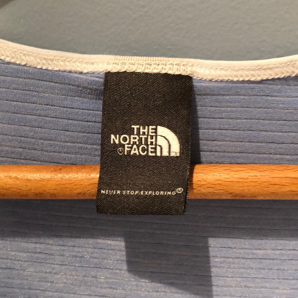 North face top - Picture 4 of 4